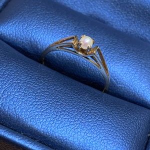 Women’s Pearl & 10 kt yellow gold ring